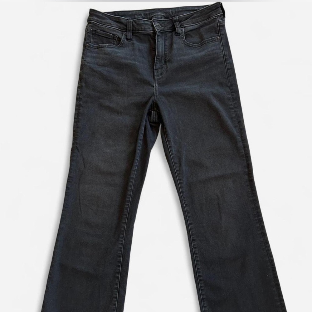 American Eagle Black High Waisted Kick Bootcut Crop Jean frayed hem size 8 Long